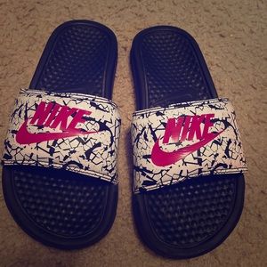 Women's White Nike Benassi Jdi Crackle Slide